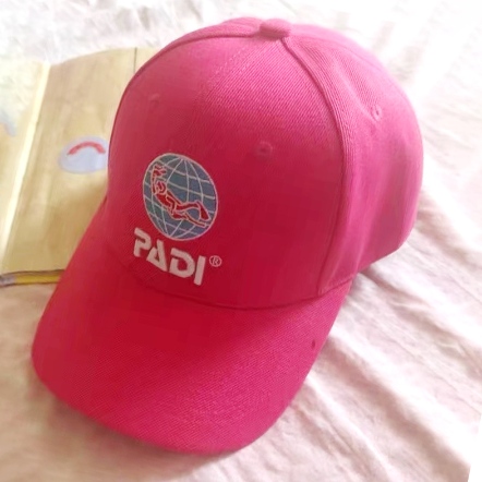 PADI Gear 玫紅色棒球帽